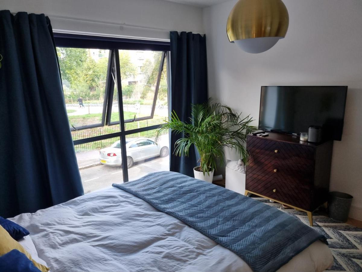 Bright Spacious Apartment In The Park Londra Exterior foto